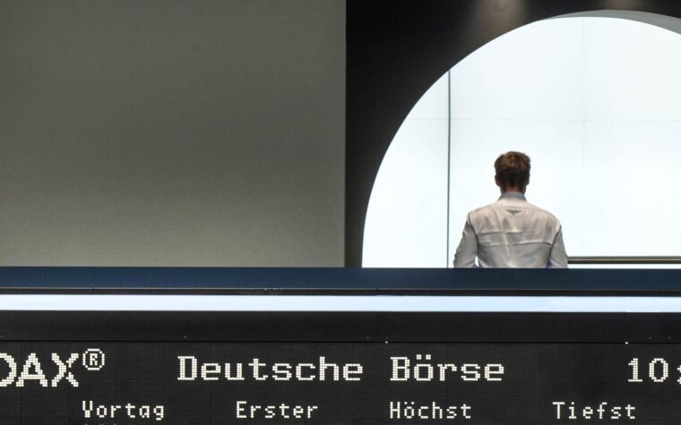 DAX cae justo por debajo de la marca de 25.000 puntos.