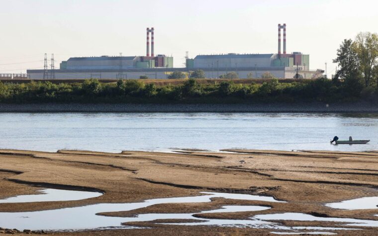 Producción de energía nuclear reducida debido a bajos niveles de ríos