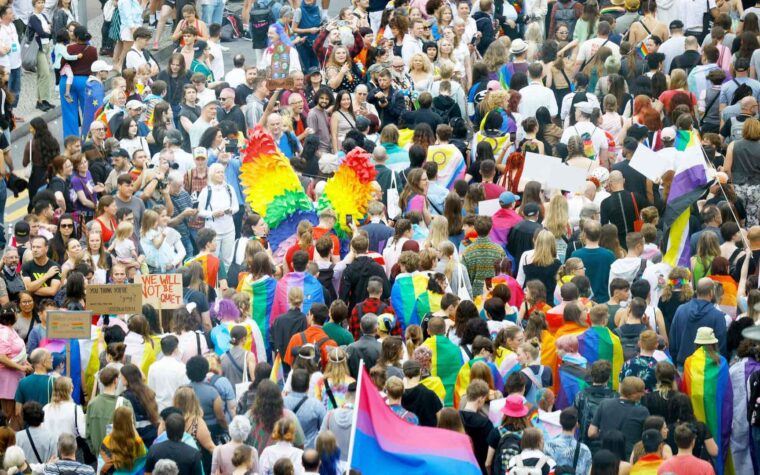 Cientos de miles celebran el desfile del CSD en Berlín