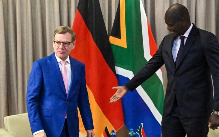 Ministro de Asuntos Exteriores Wadephul se reúne con su homólogo en Sudáfrica
