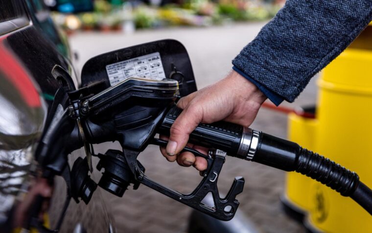Los precios de los combustibles en Polonia aumentan tras el fin del tope de precio